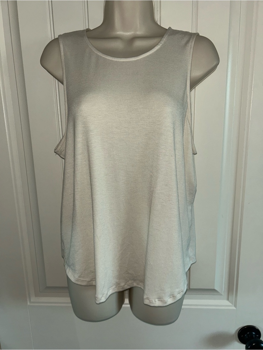 NEW Glyder Cream Scoop Neck Tank Top Workout Exercise Open Back Sz M